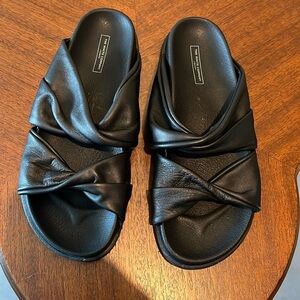 The White Co. London  slides  sandals  black leather  Double twist top Size 37 6